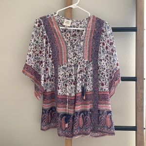 Flowy indie top